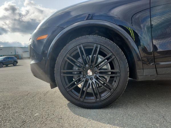 2018 Porsche Cayenne Awd Platinum Edition Base / Platinum Edition
