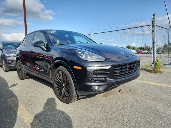 2018 Porsche Cayenne Awd Platinum Edition Base / Platinum Edition