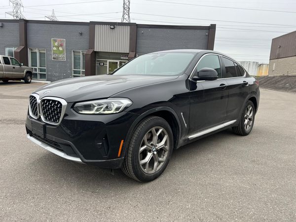2025 BMW X4 xDrive30i