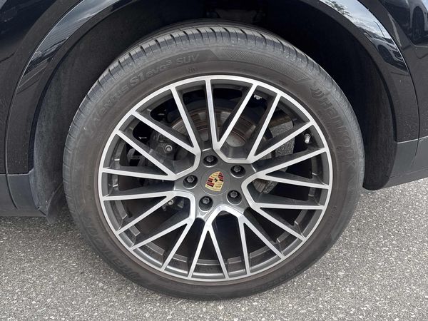2023 Porsche Cayenne AWD