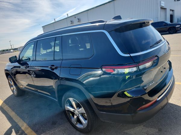 2022 Jeep Grand Cherokee L 4x4 Limited