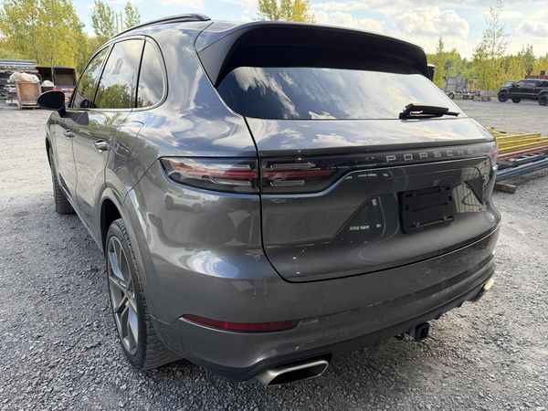 2022 Porsche Cayenne E-Hybrid AWD