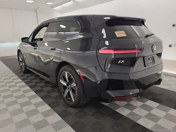 2024 BMW iX XDRIVE40