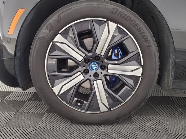 2024 BMW iX XDRIVE40