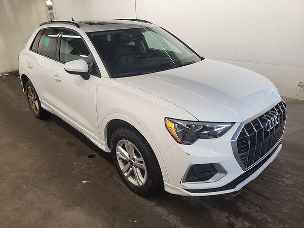 2022 Audi Q3 KOMFORT quattro Premium