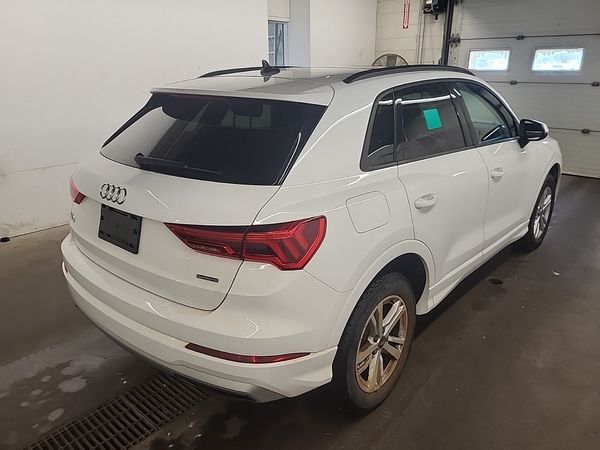 2022 Audi Q3 KOMFORT quattro Premium