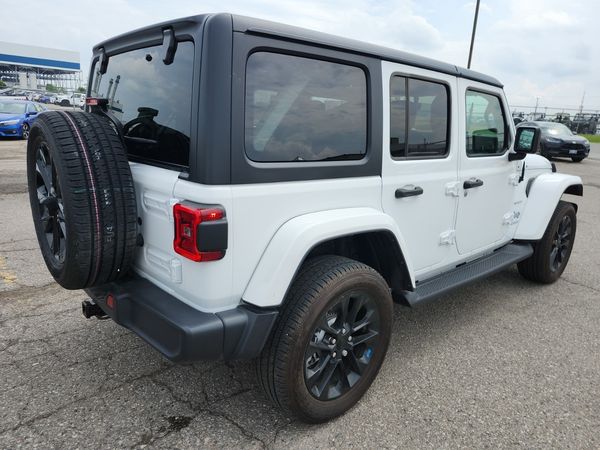 2022 Jeep Wrangler 4xe UNLIMITED SAHARA