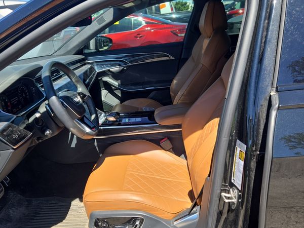 2022 Audi S8 L quattro