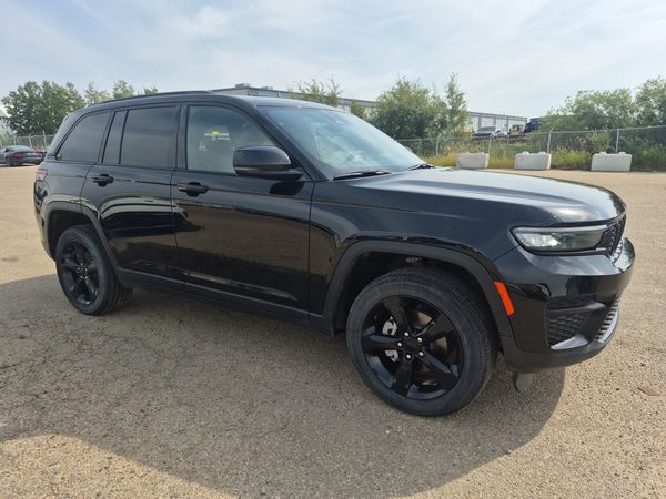 2024 Jeep Grand Cherokee ALTITUDE Laredo