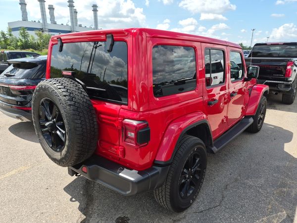 2022 Jeep Wrangler UNLIMITED SAHARA ALTITUDE