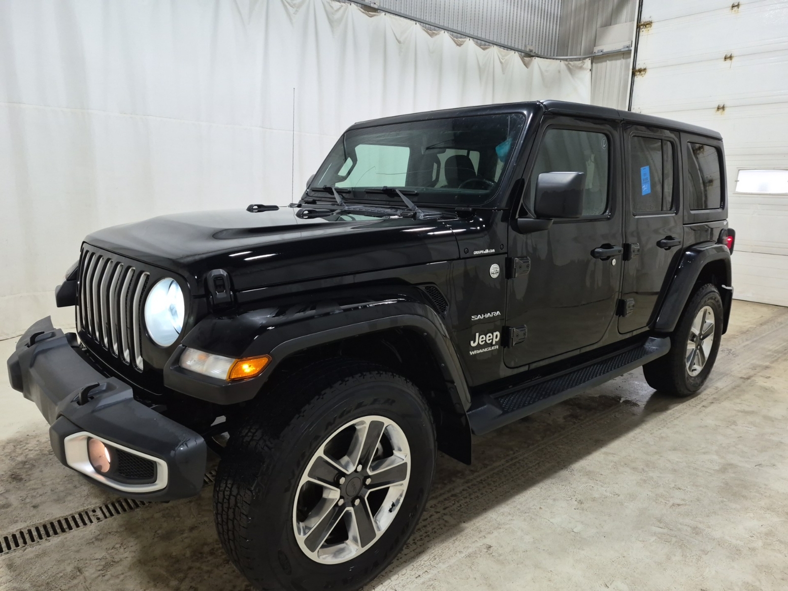 2023 Jeep Wrangler SAHARA