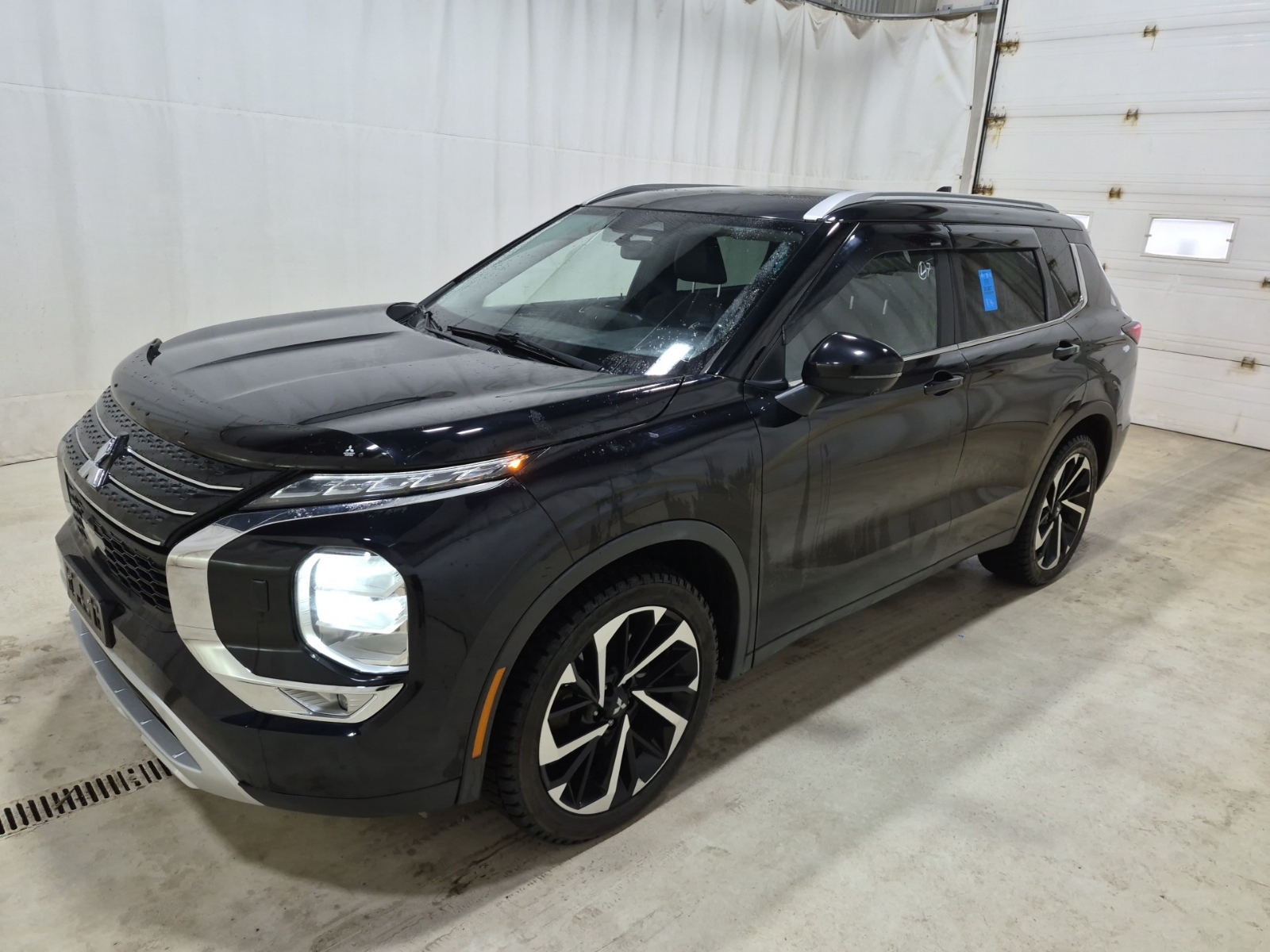 Mitsubishi Outlander LE PREMIUM