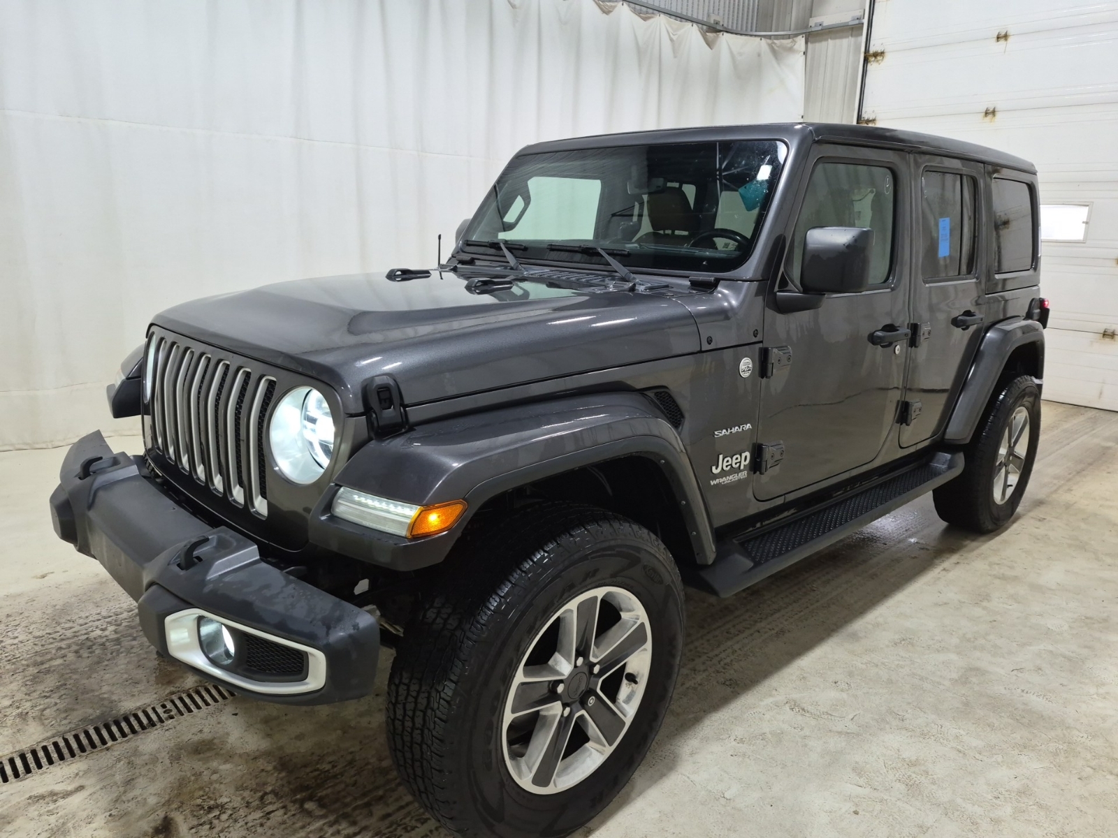 2022 Jeep Wrangler UNLIMITED SAHARA