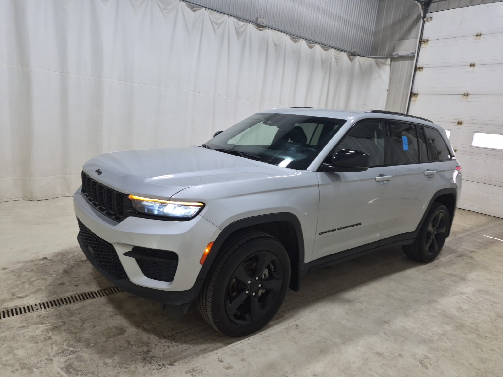 2023 Jeep Grand Cherokee ALTITUDE Laredo, Altitude