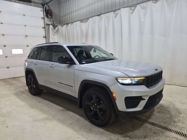 2023 Jeep Grand Cherokee ALTITUDE Laredo, Altitude