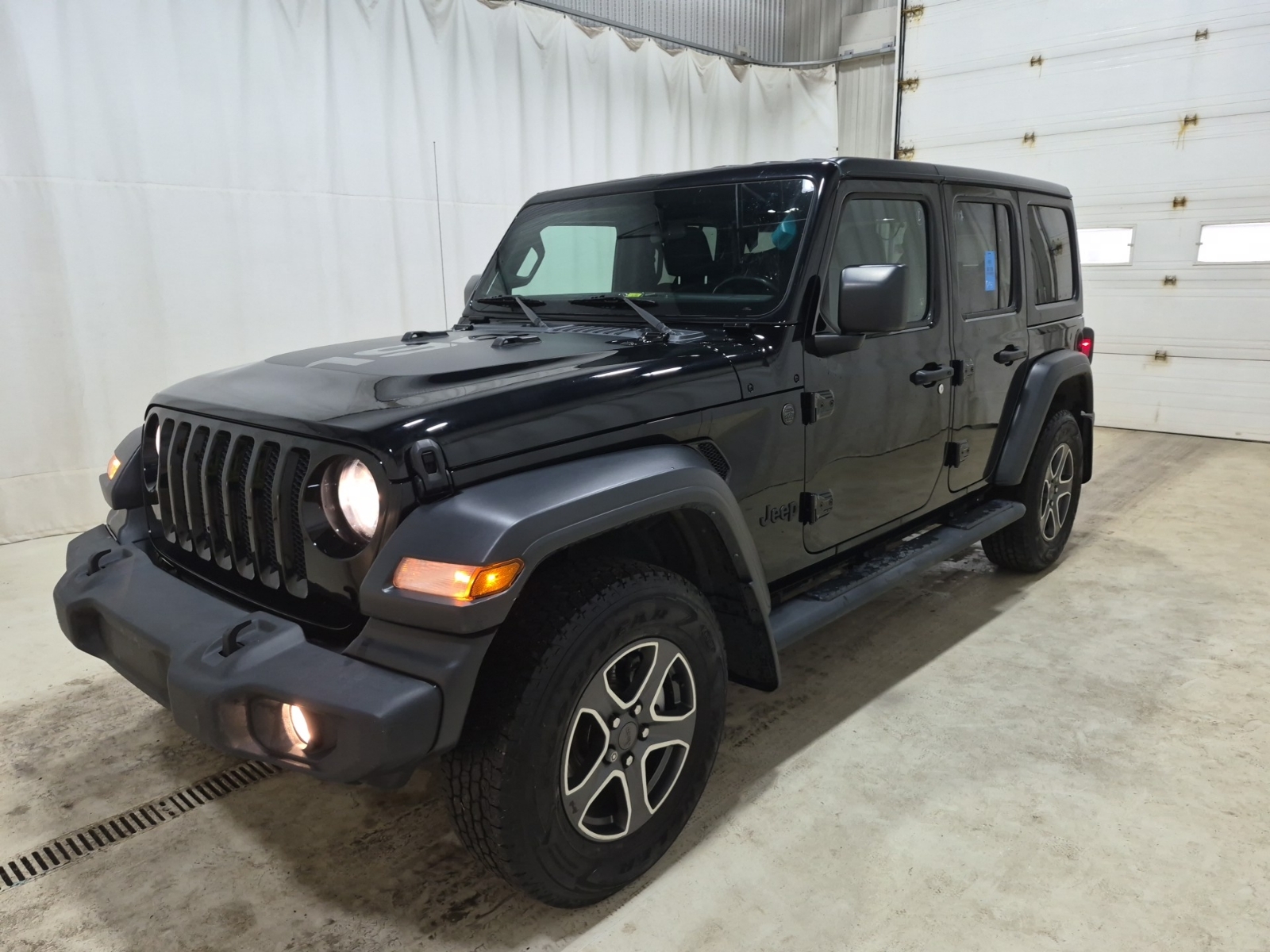 2023 Jeep Wrangler SPORT S