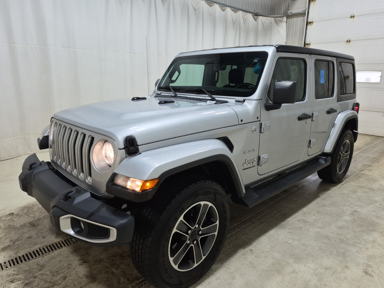 2023 Jeep Wrangler SAHARA
