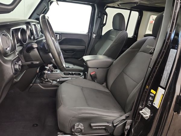 2021 Jeep Wrangler UNLIMITED SAHARA