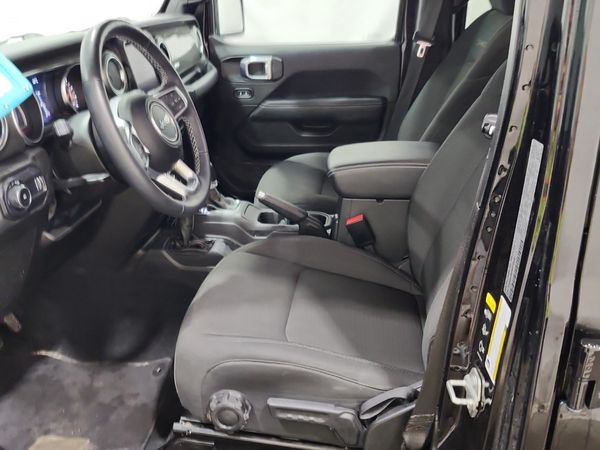 2023 Jeep Wrangler SAHARA