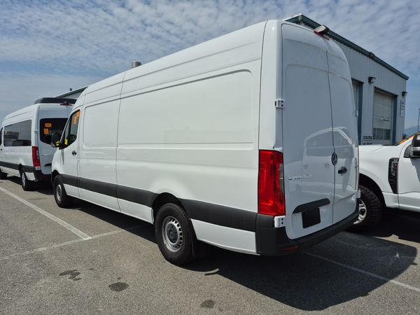 2023 Mercedes-Benz SPRINTER CARGO VAN 907 (VS30)