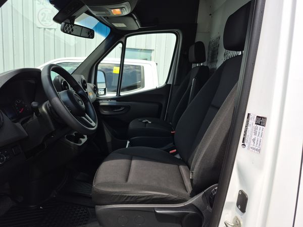 2023 Mercedes-Benz SPRINTER CARGO VAN 907 (VS30)