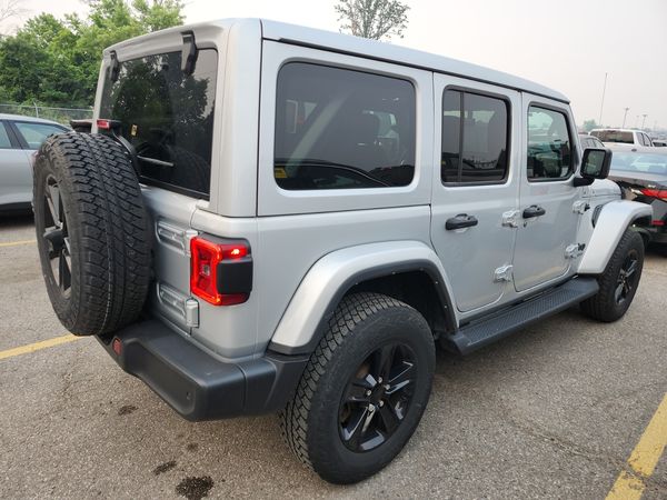 2022 Jeep Wrangler UNLIMITED SAHARA ALTITUDE