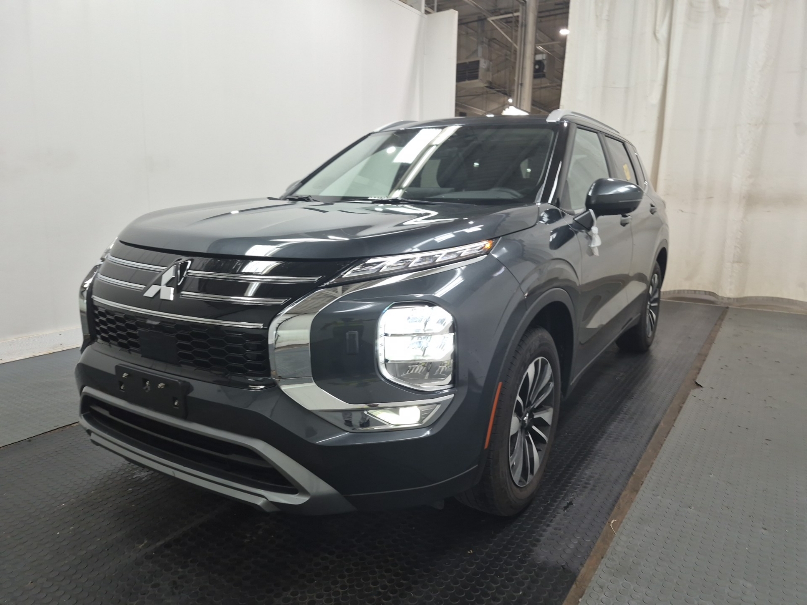 Mitsubishi Outlander LE