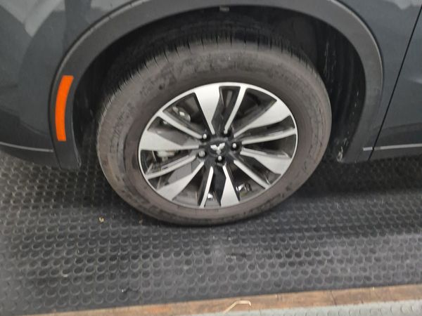 2025 Mitsubishi Outlander LE