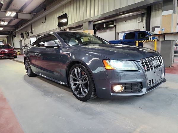 2010 Audi S5 2dr Cpe Auto quattro Premium Plus