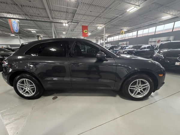 2021 Porsche Macan AWD Base