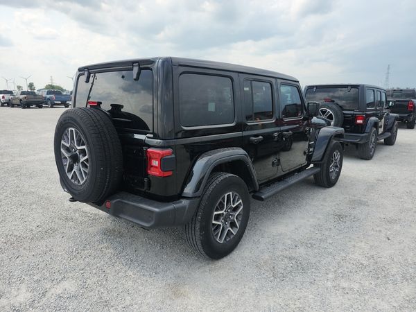 2024 Jeep Wrangler 4 Door 4x4 Sahara