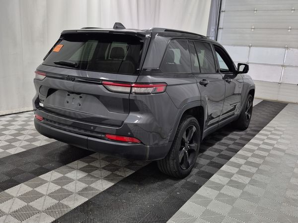 2024 Jeep Grand Cherokee ALTITUDE Laredo