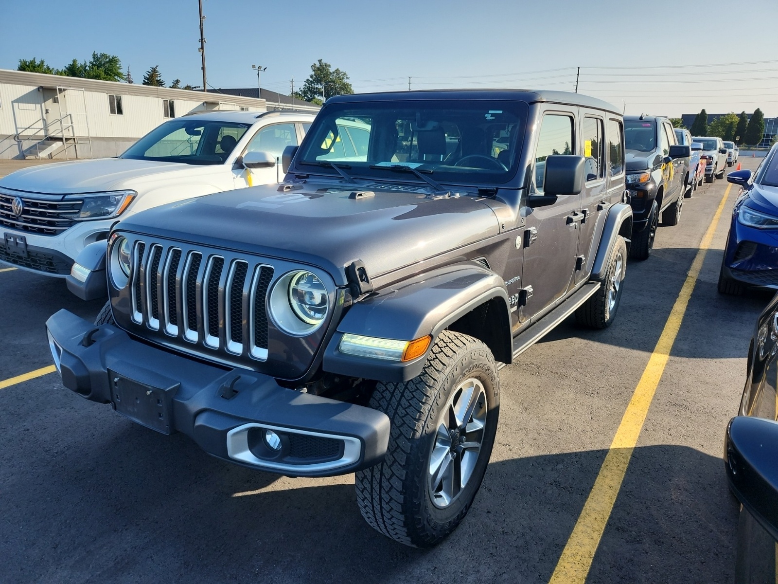 2020 Jeep WRANGLER UNLIMITED SAHARA