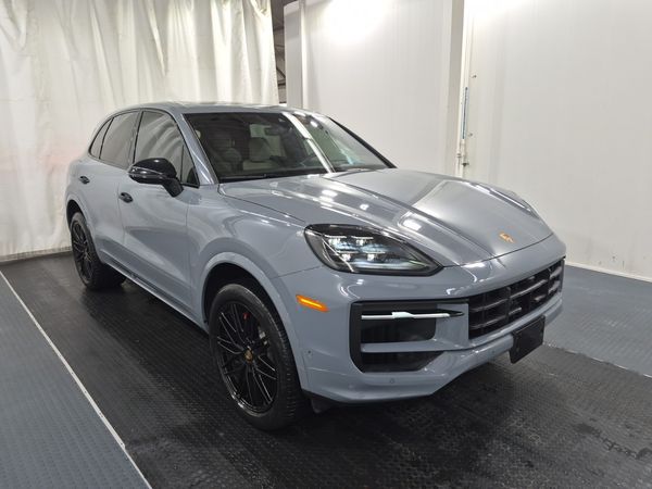 2024 Porsche Cayenne S