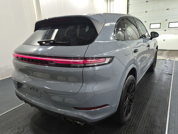 2024 Porsche Cayenne S