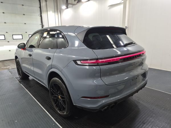 2024 Porsche Cayenne S