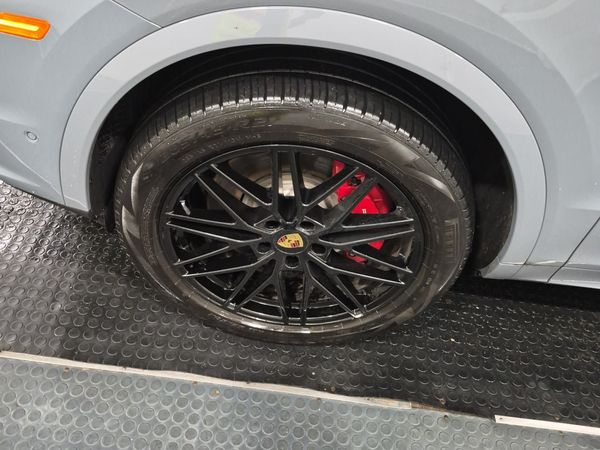 2024 Porsche Cayenne S