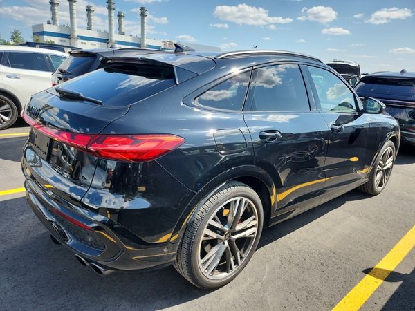 2025 Audi SQ5 Sportback TECHNIK quattro Prestige