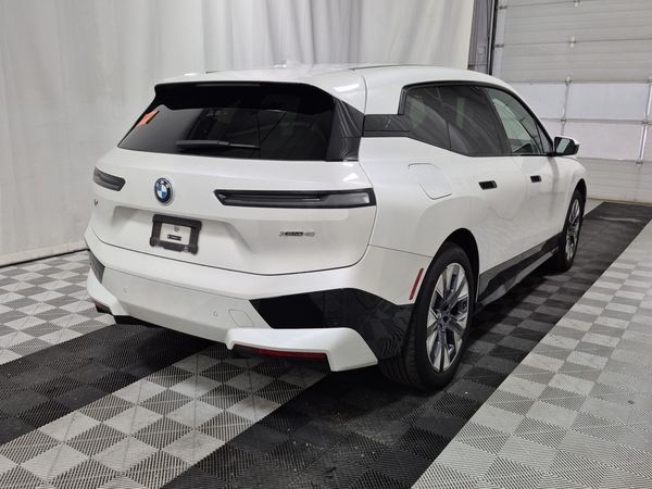 2024 BMW iX XDRIVE40