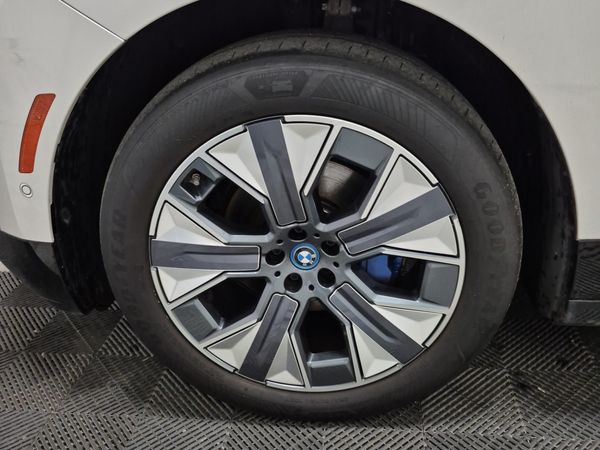 2024 BMW iX XDRIVE40