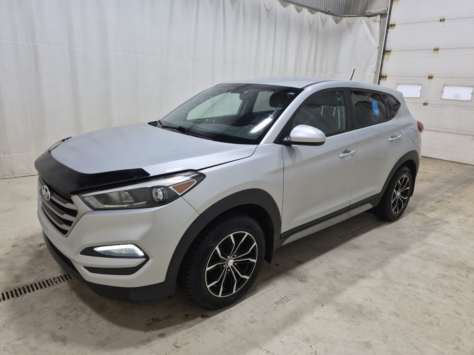 2017 Hyundai Tucson FWD 4DR 2.0L SE (no options)