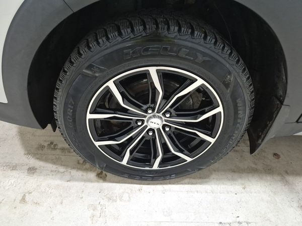 2017 Hyundai Tucson FWD 4DR 2.0L SE (no options)
