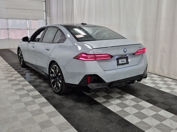 2025 BMW i5 XDRIVE40