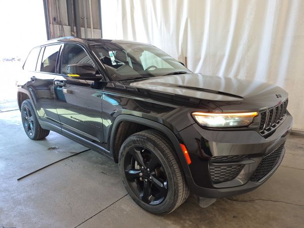 2024 Jeep Grand Cherokee ALTITUDE Laredo