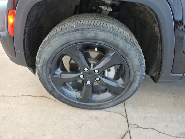 2024 Jeep Grand Cherokee ALTITUDE Laredo