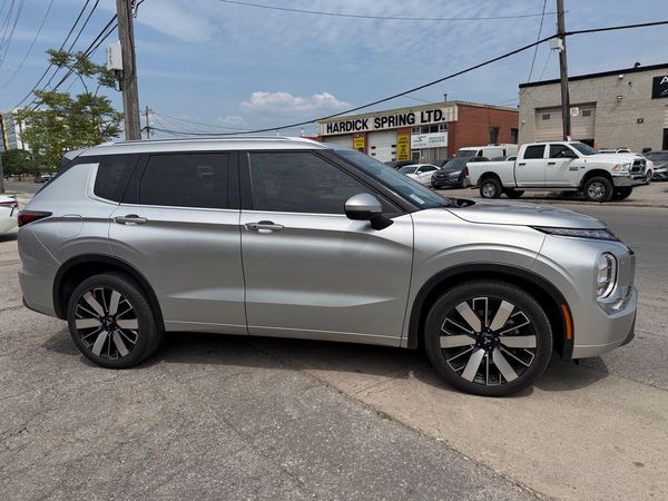 2025 Mitsubishi Outlander GT SEL, GT SR