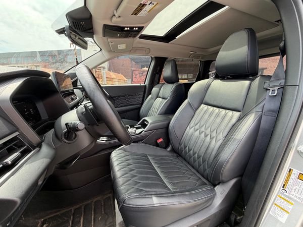 2025 Mitsubishi Outlander GT SEL, GT SR