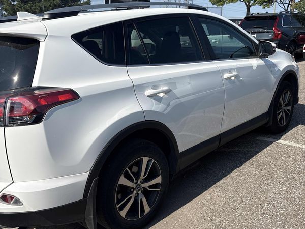 2018 Toyota RAV4 XLE Adventure/XLE