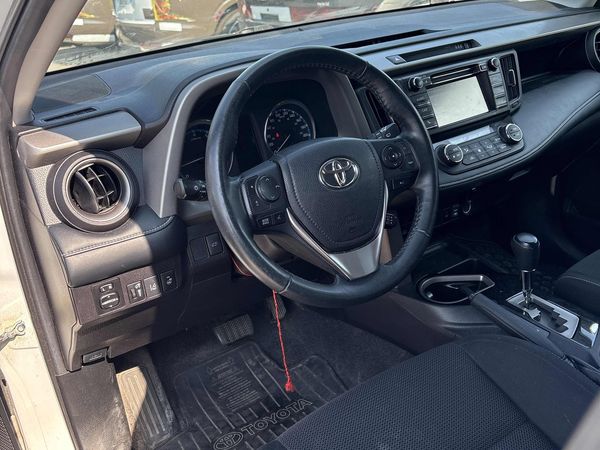 2018 Toyota RAV4 XLE Adventure/XLE