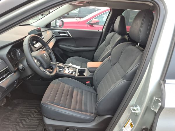 2024 Mitsubishi Outlander SEL SE, Ralliart Edition